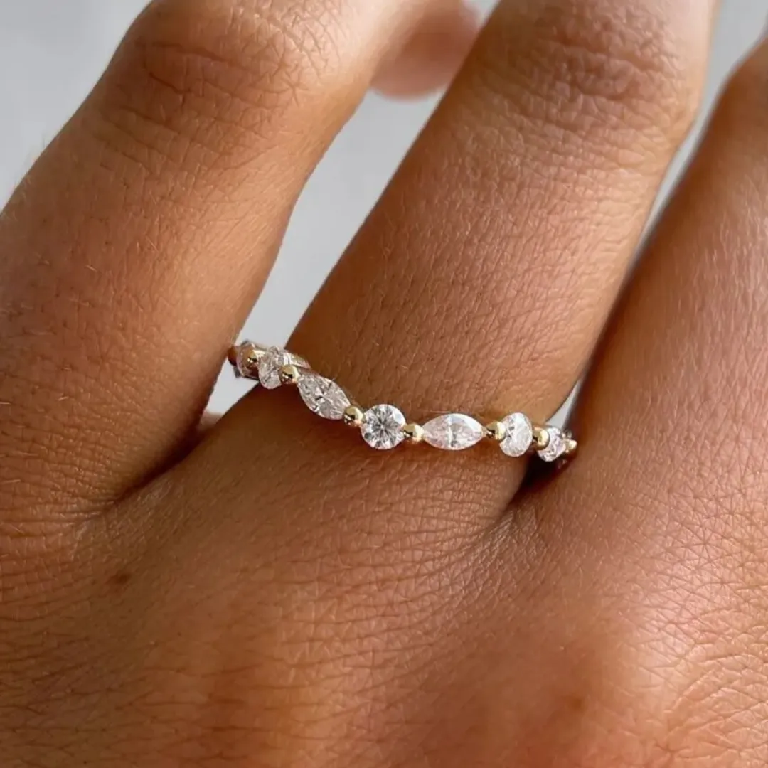 /public/photos/live/Marquise & Round Moissanite Matching Wedding Band 559 (2).webp